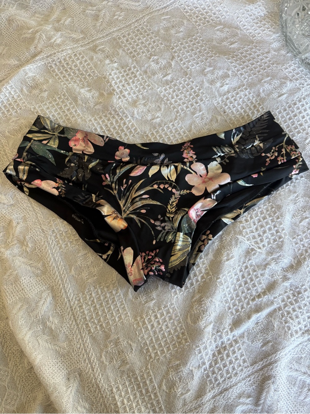 Cleo the Hurricane/Twisted Polerina Collab Hot Pants Size Med